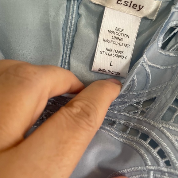 ESLEY large baby blue lace detail dress never worn - Picture 4 of 4